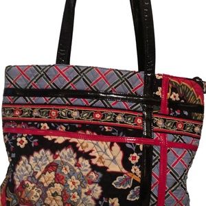Vera Bradley Tote -beautiful pattern rarely used no flaws